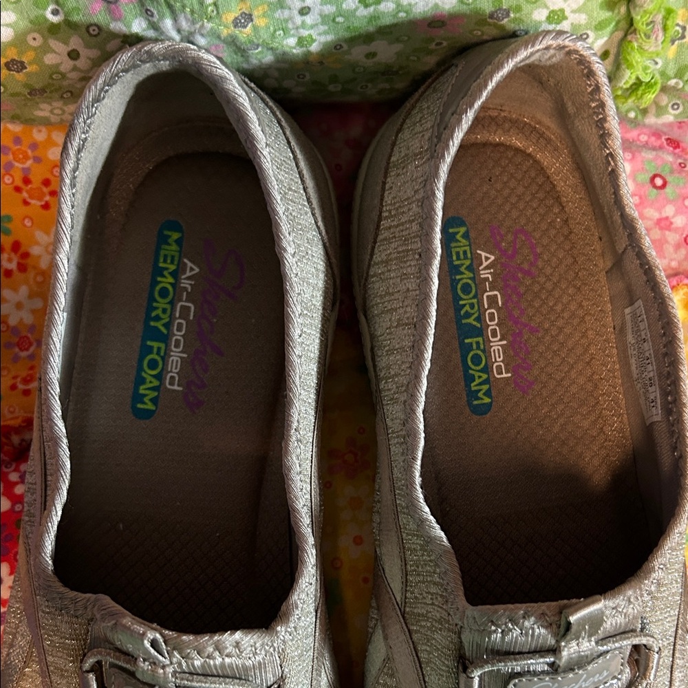 NWOB Skechers Women's Tan Sparkly Slip-On Air Cooled Memory Foam Sneakers, Sz 11 - Picture 10 of 10